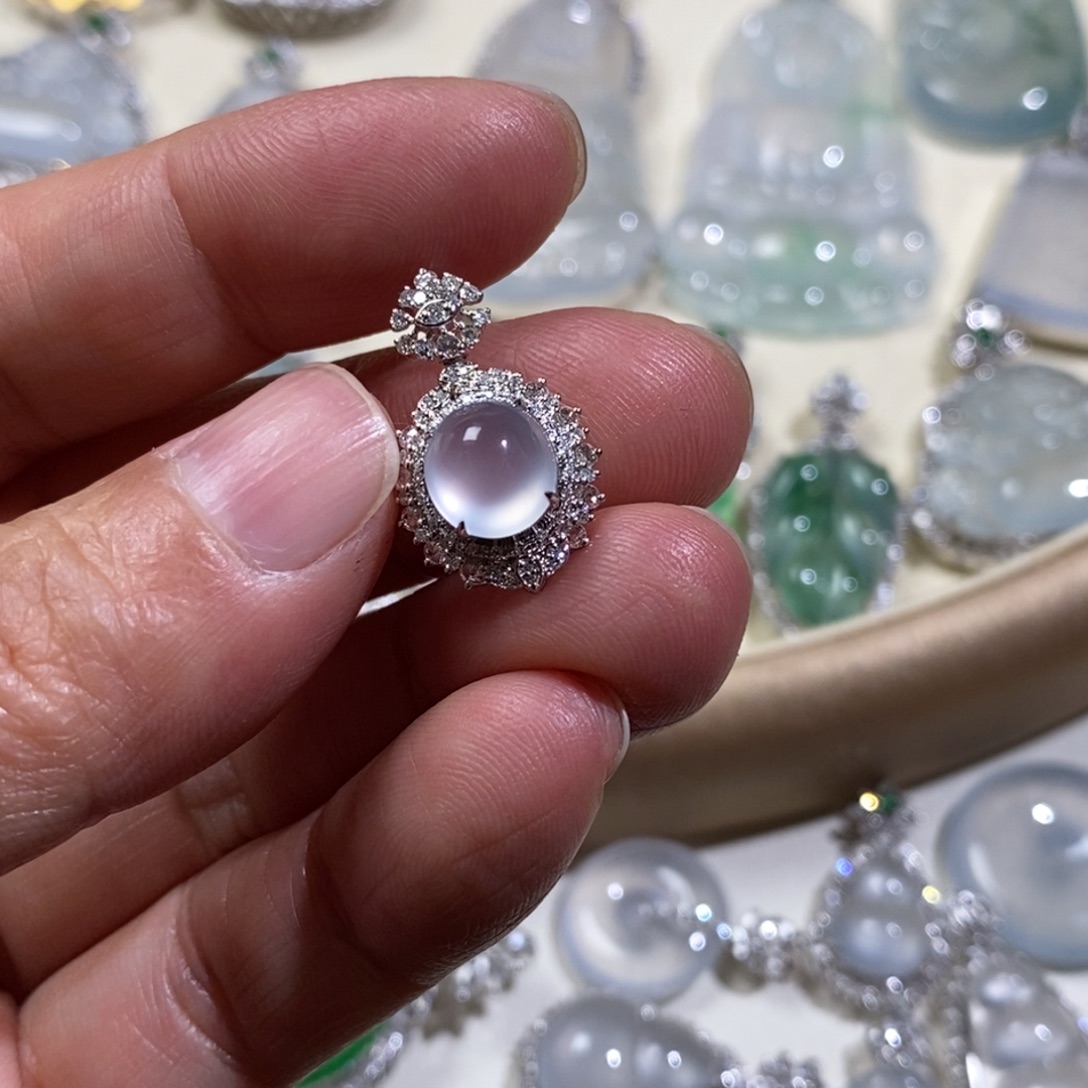 翡翠18K金镶嵌吊坠(不含链)蛋面