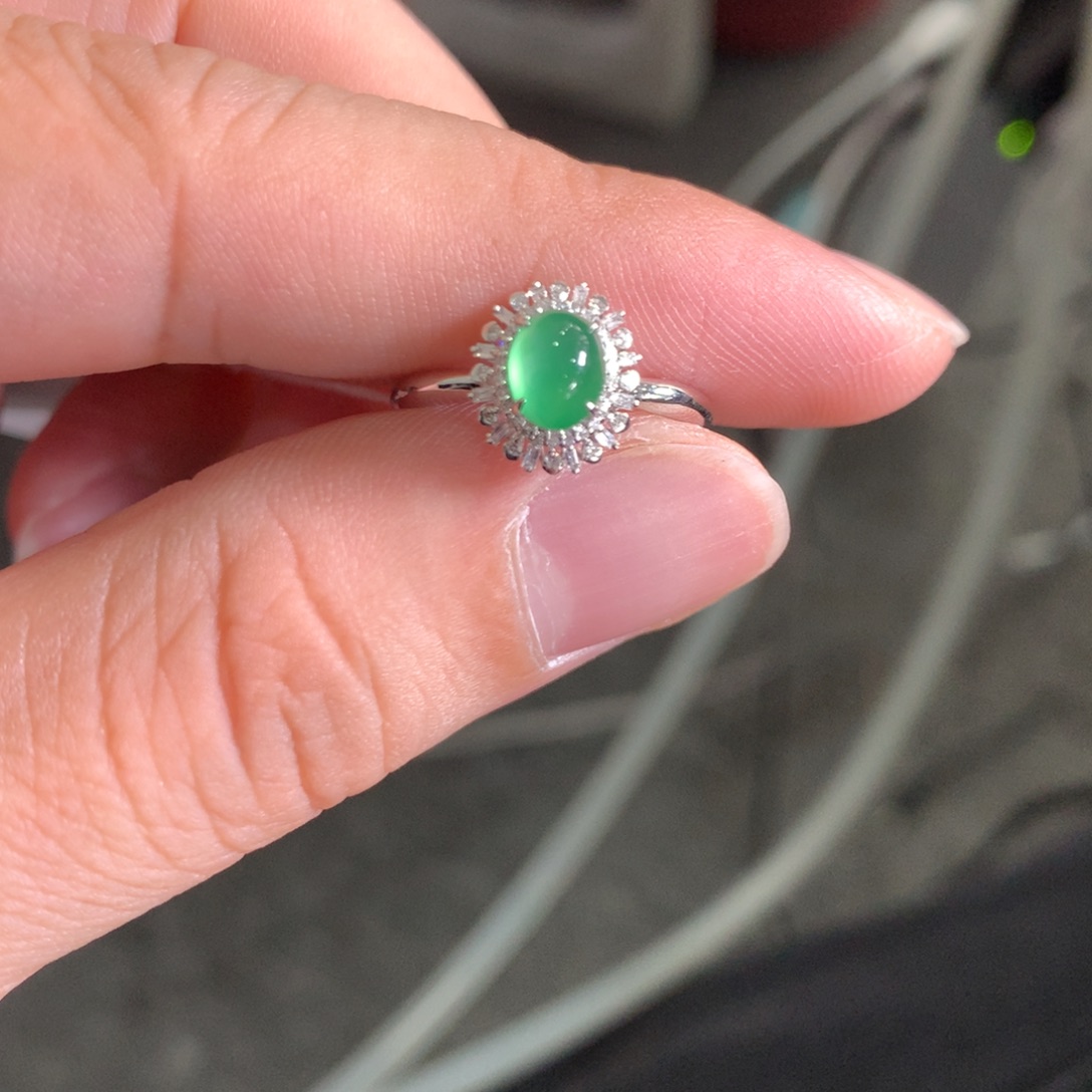 翡翠18K金镶嵌戒指翡翠