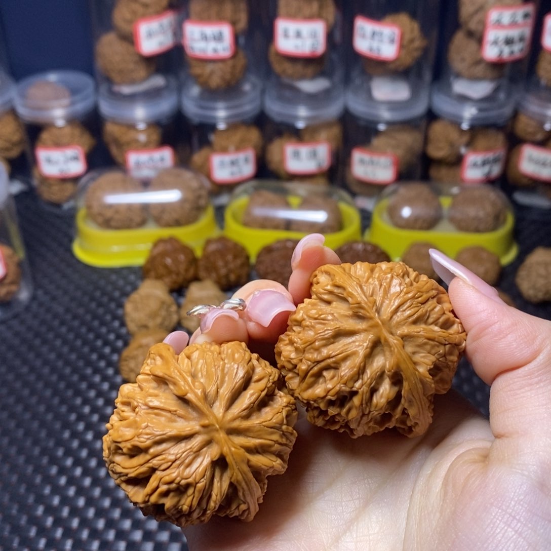 文玩核桃吊坠苹果园46