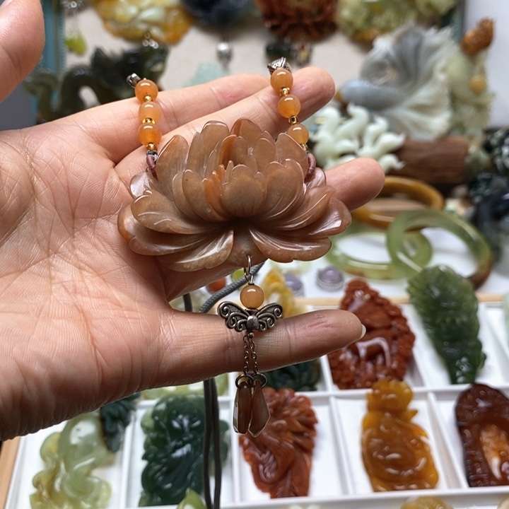 未镶嵌蛇纹石玉颈饰