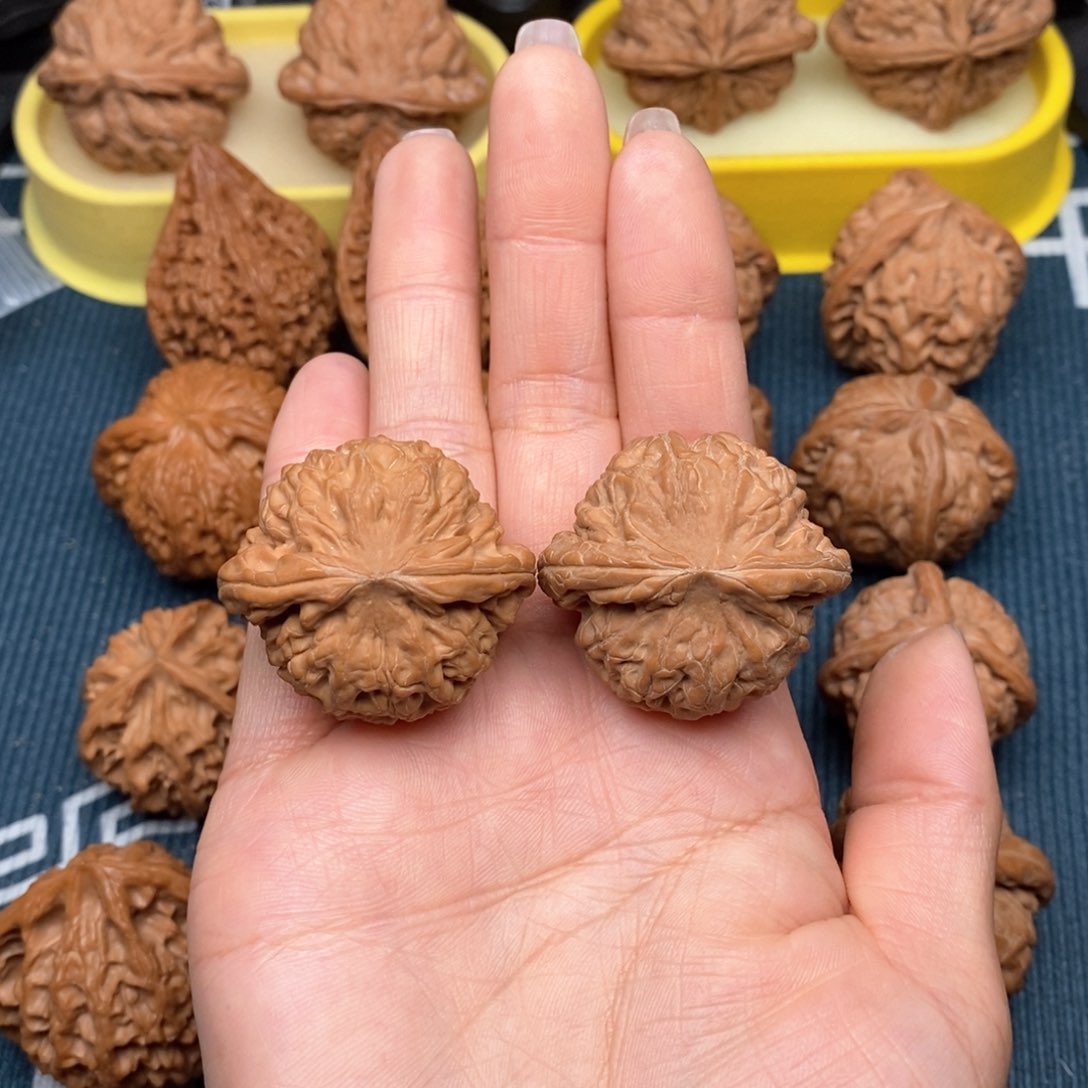 吊坠文玩核桃科*哥核王37