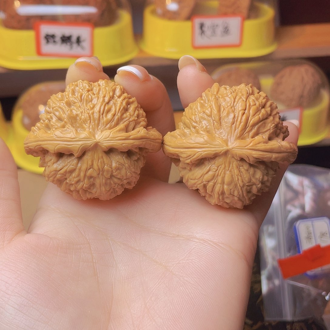 文玩核桃把件?***?46白狮子