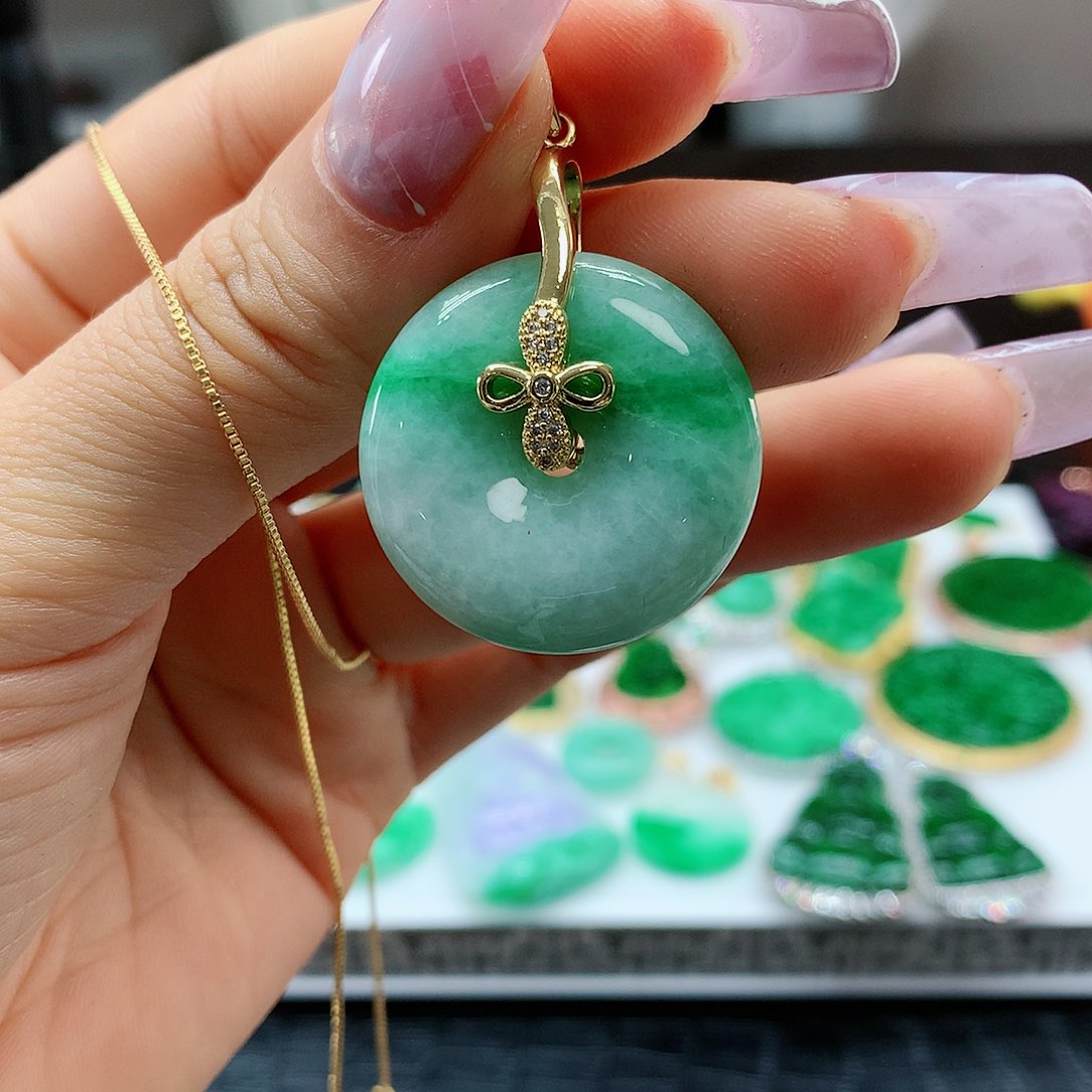 【闪购商品】翡翠吊坠(赠链)未镶嵌