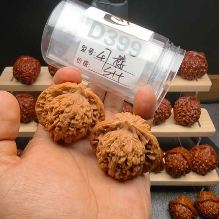 本***构文玩核桃吊坠47楼王399