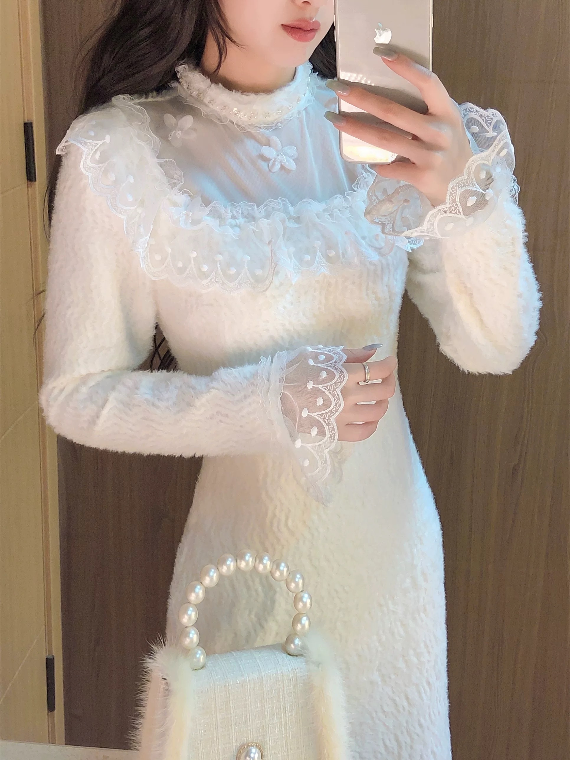 秋冬新款法式温柔气质蕾丝拼接针织长袖连衣裙修身显瘦长裙子女装