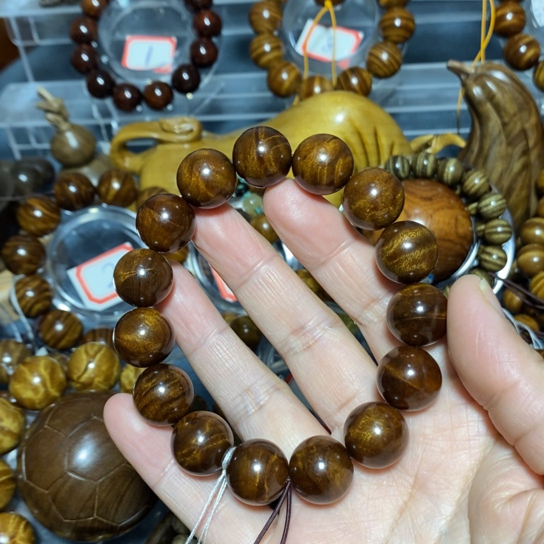 金丝楠木雕工艺品15