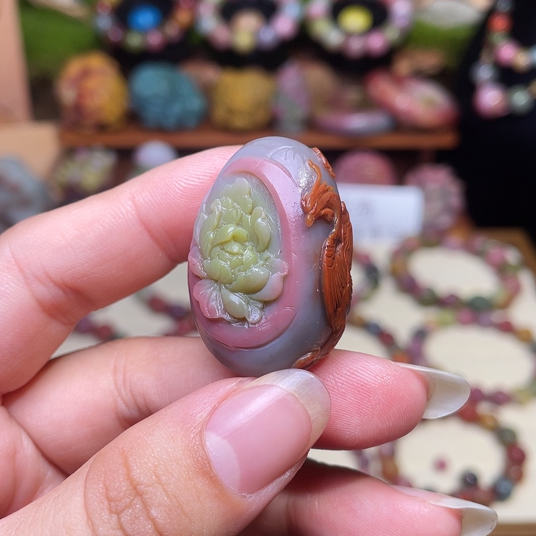 玛瑙/玉髓未镶嵌珠宝半成品盐源玛瑙大漏包浆凤穿牡丹