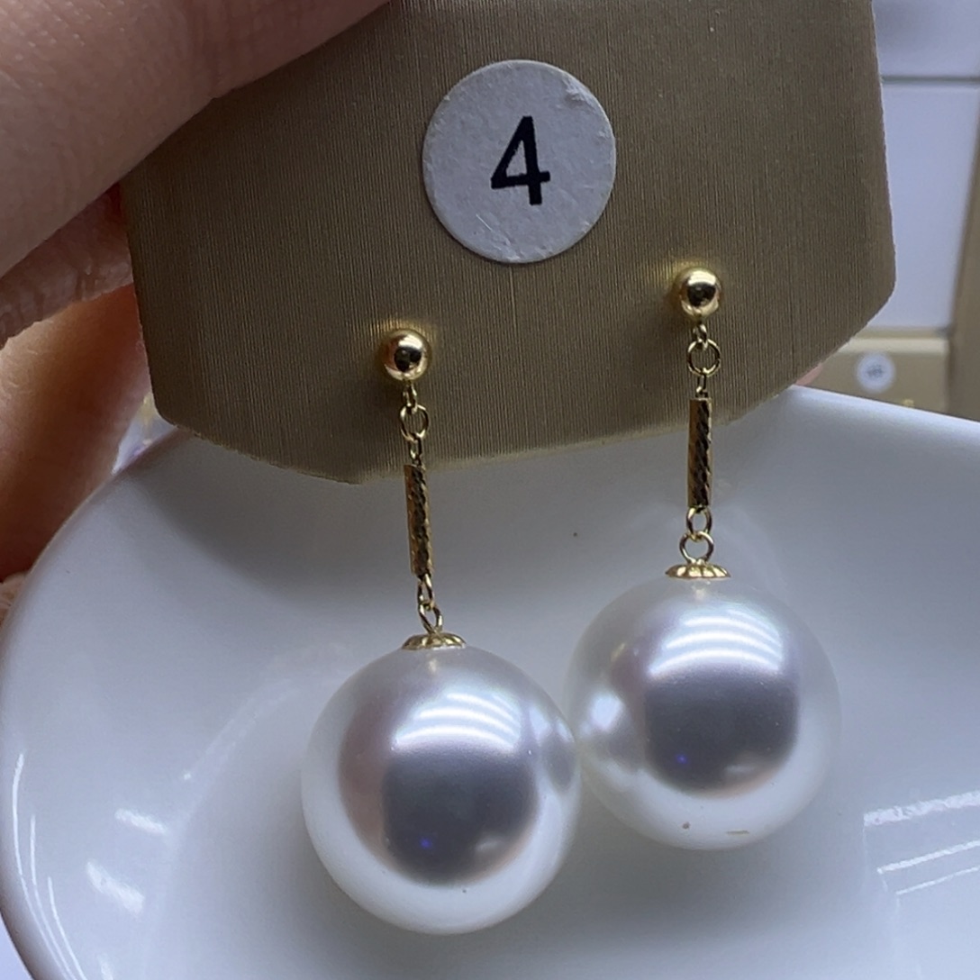 淡水珍珠18K金镶嵌耳饰