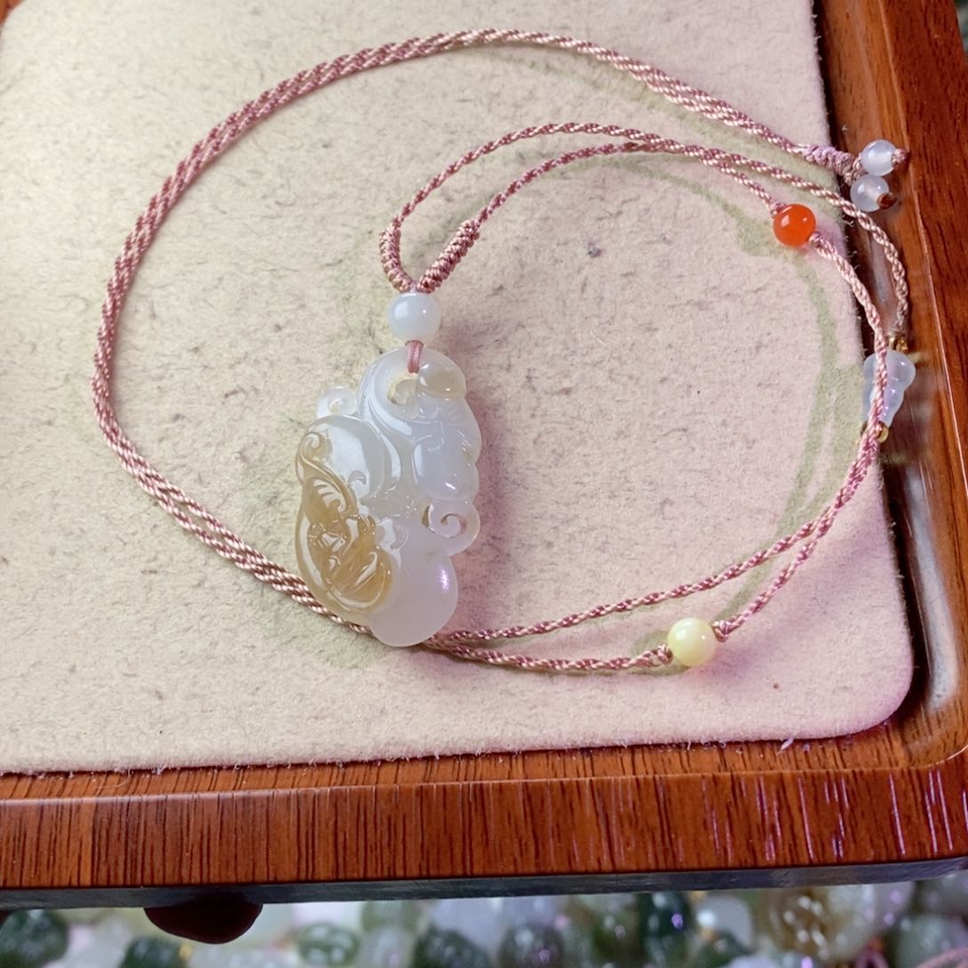 和田玉颈饰未镶嵌