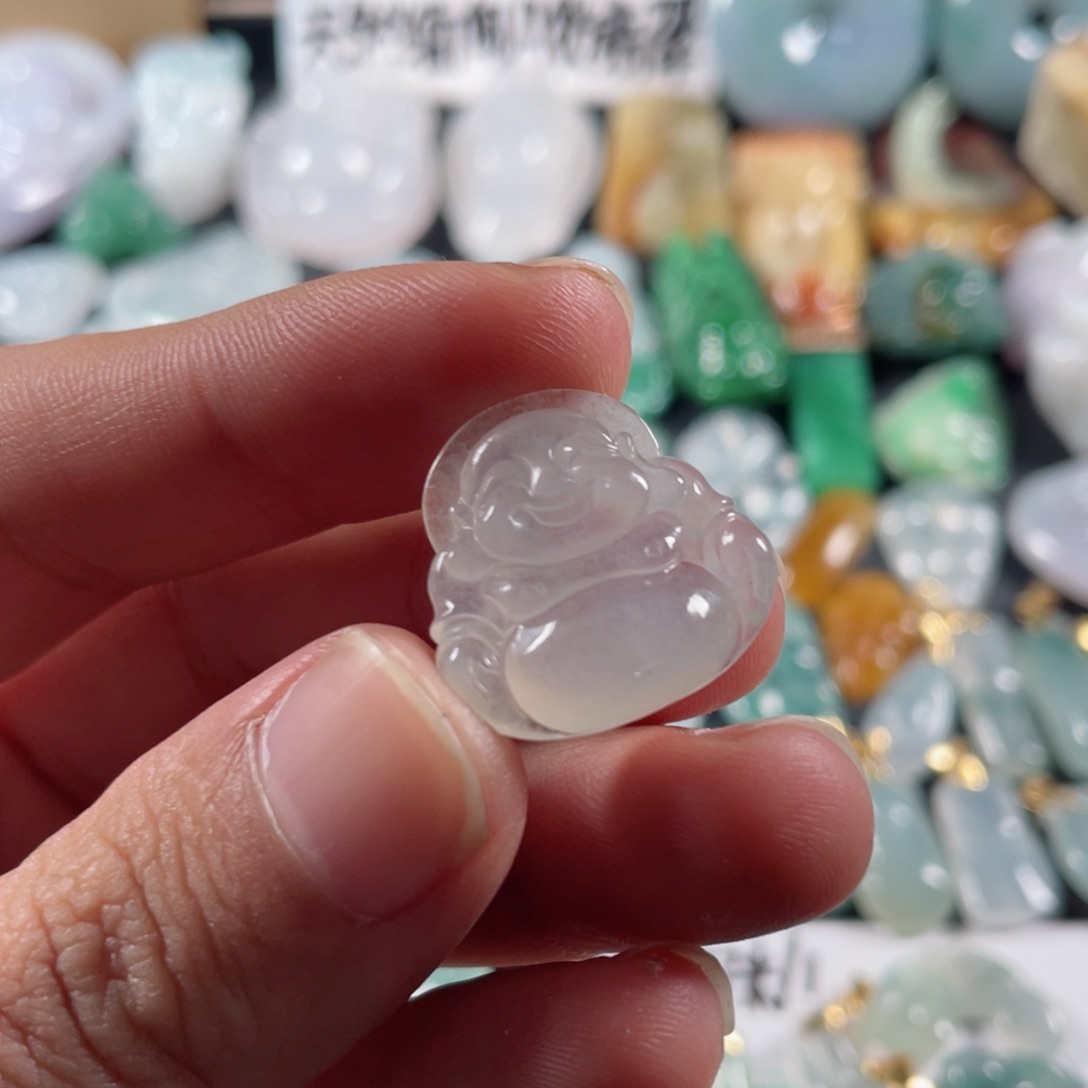 翡翠颈饰未镶嵌翡翠