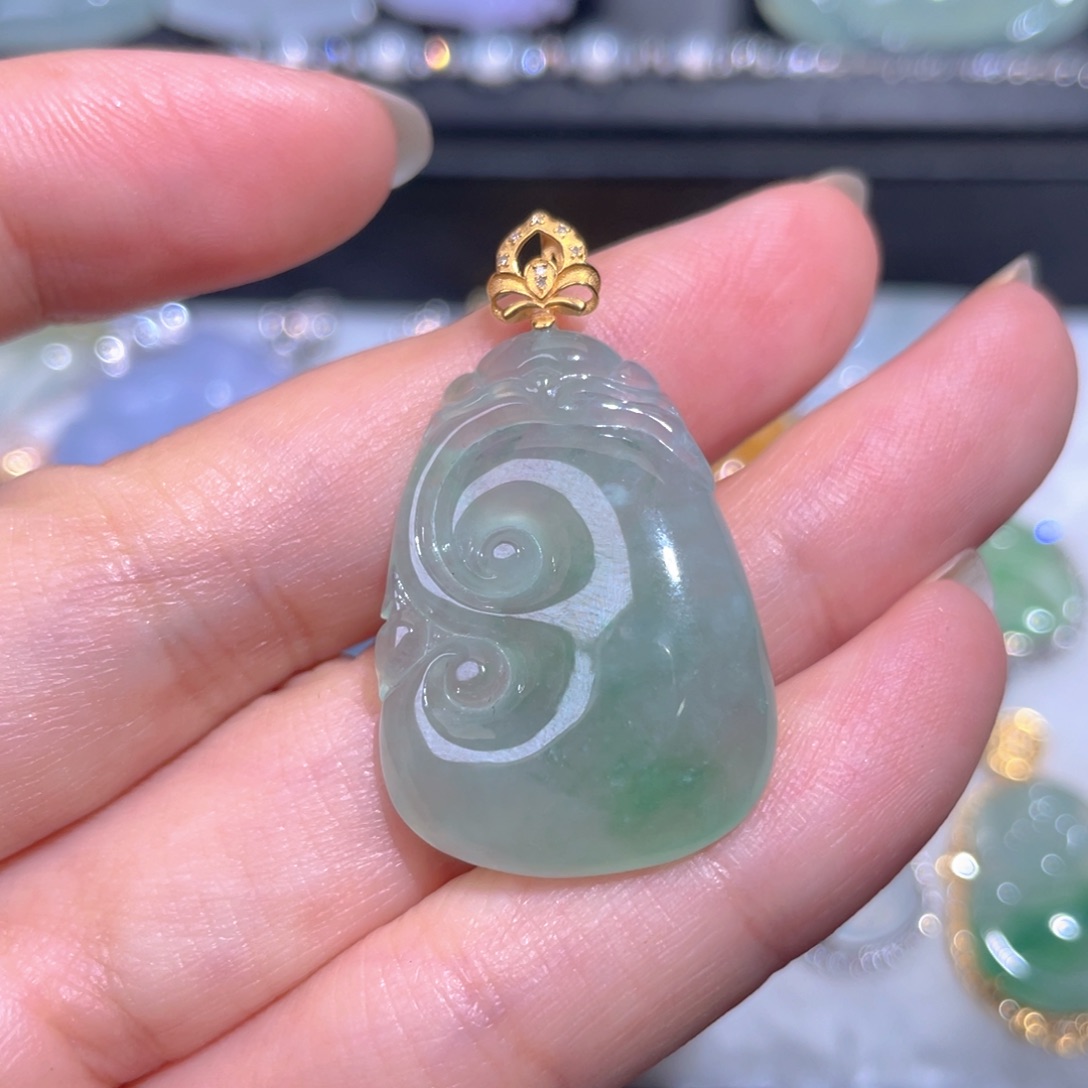 颈饰18K金镶嵌翡翠翡翠