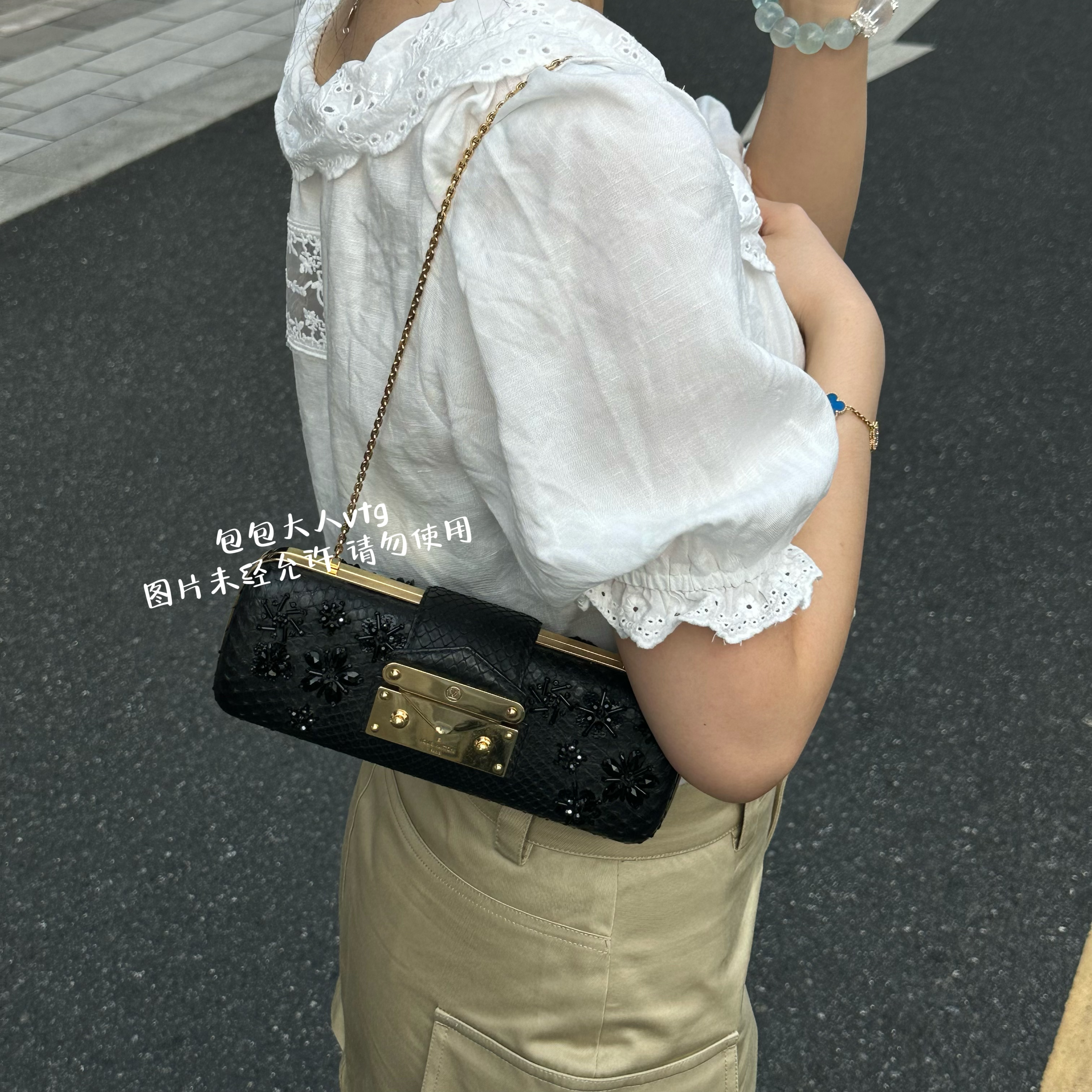 95新 LouisVuitton/路易威登 秀款蛇皮钉珠晚宴单肩包
