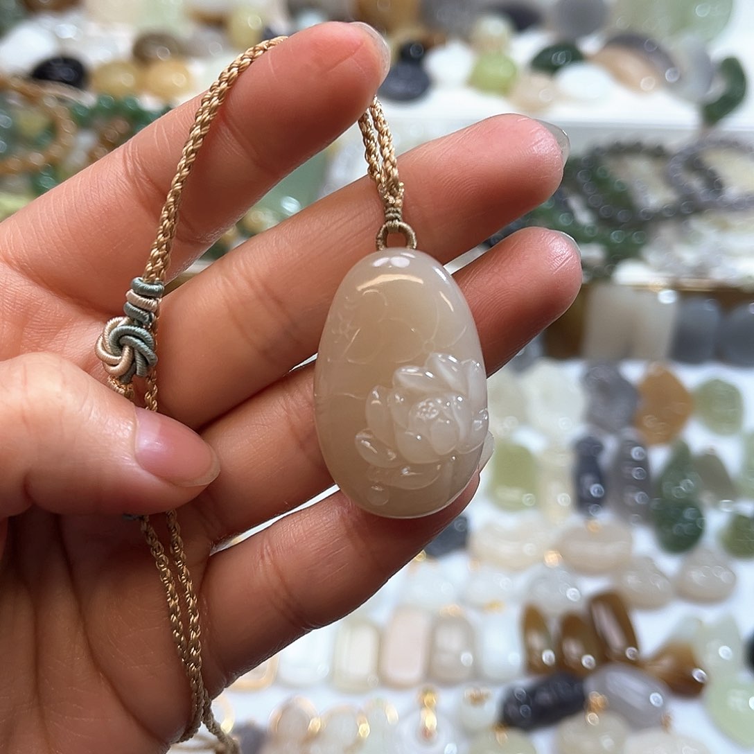 和田玉吊坠(赠链)未镶嵌