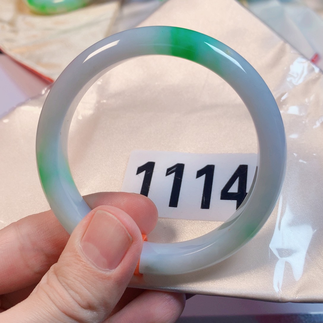 翡翠手镯未镶嵌翡翠手镯1114