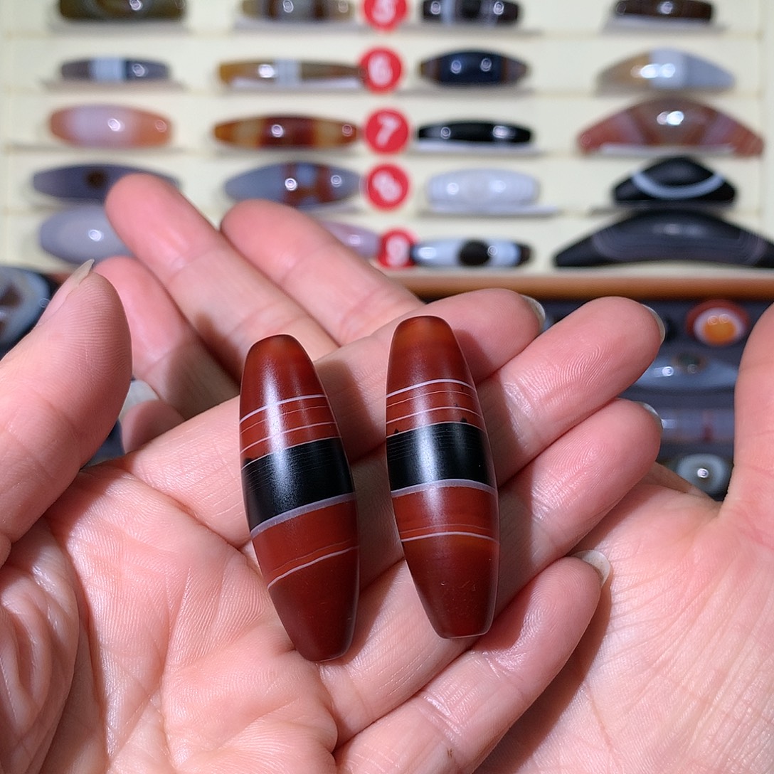 布***衣玛瑙/玉髓未镶嵌颈饰