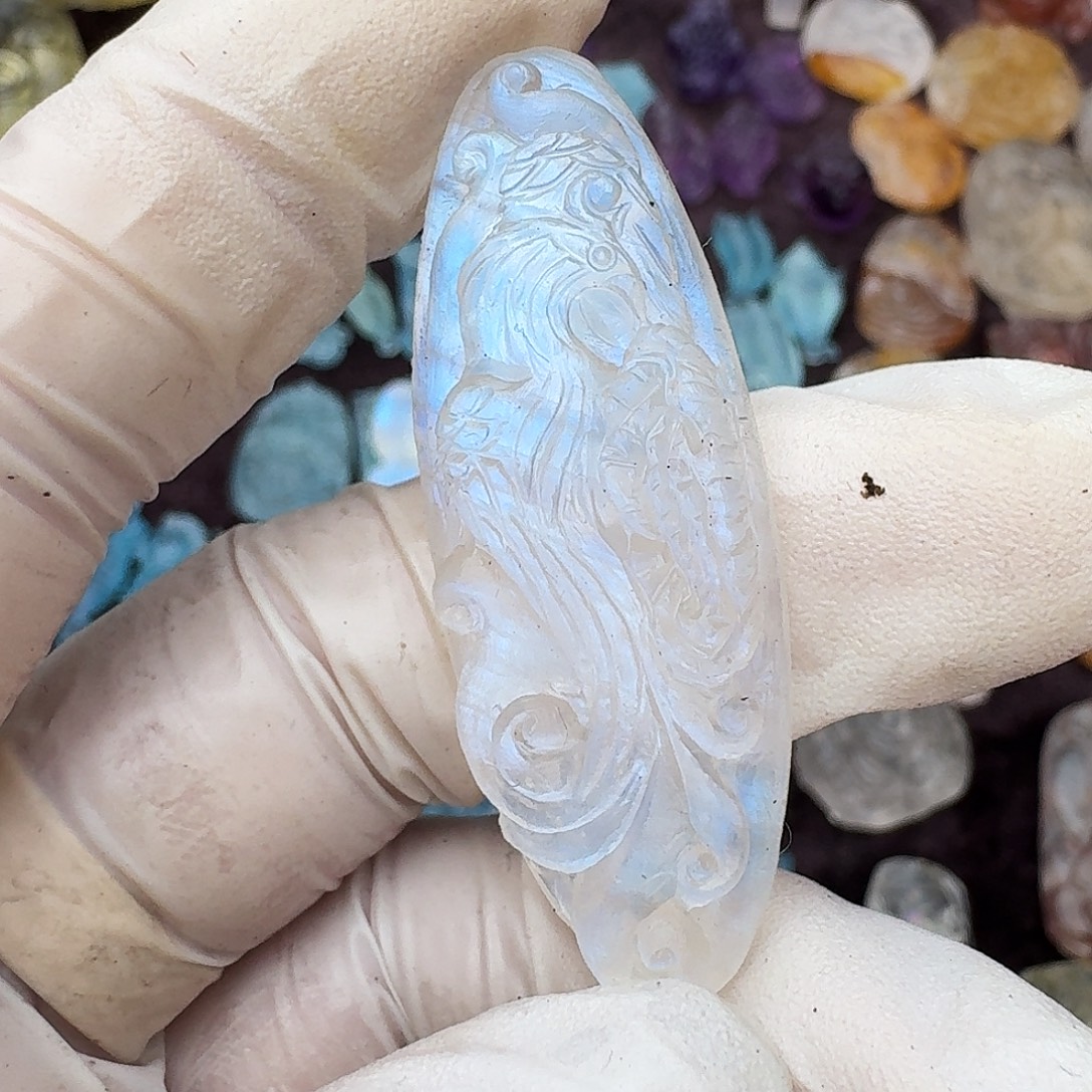 小***玥颈饰未镶嵌烟晶白