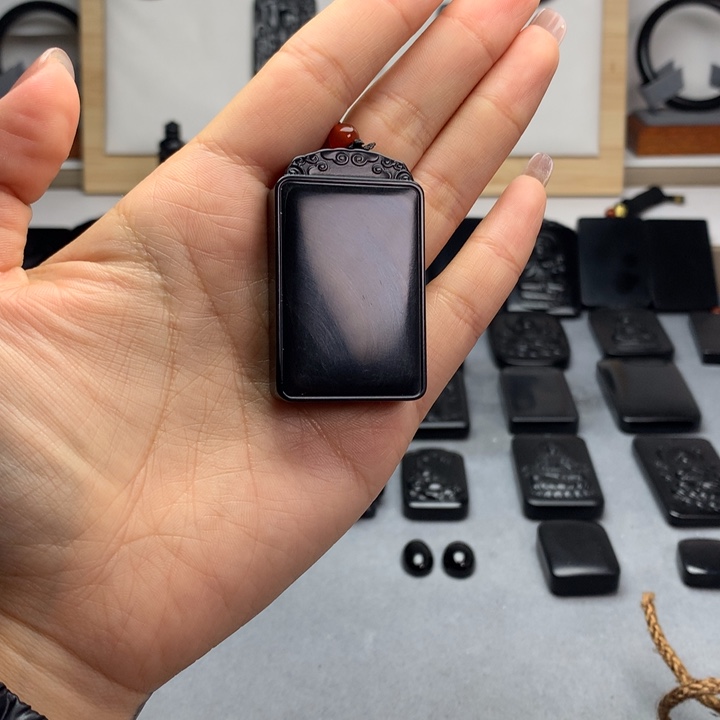 和田玉（墨玉）未镶嵌挂件