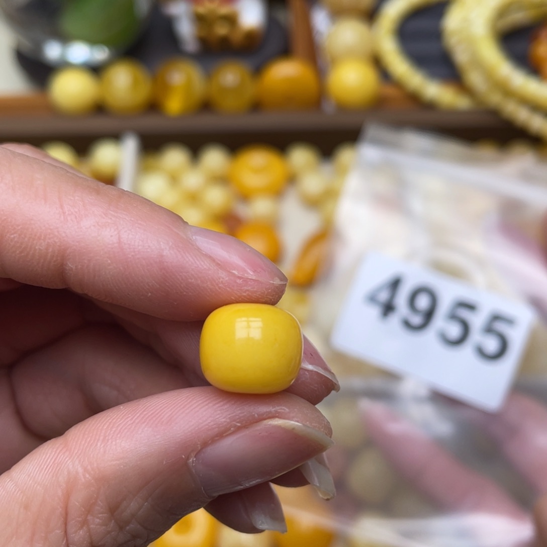 蜜蜡珠宝奇石未镶嵌皮坑11.9