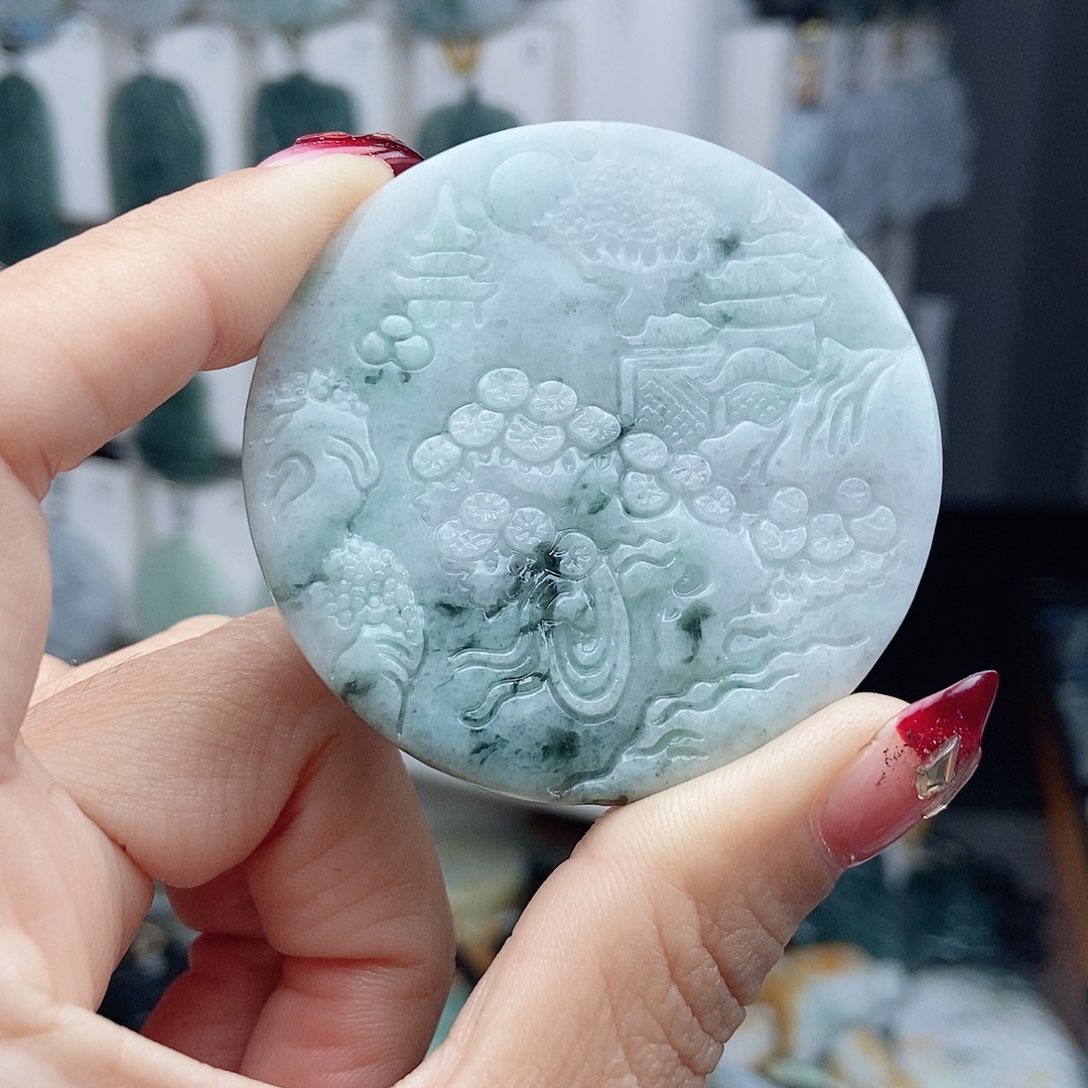 翡翠颈饰未镶嵌翡翠