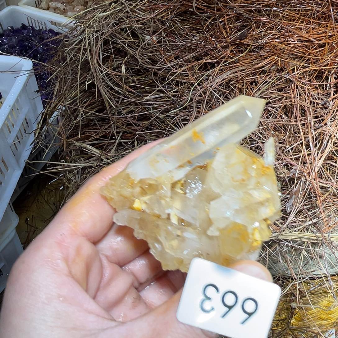 水晶摆件……未镶嵌