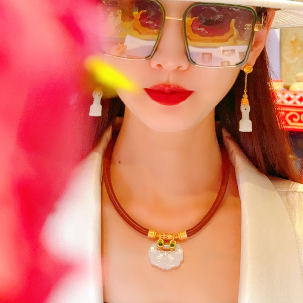 【玺儿珠宝】原创设计和田白玉蝴蝶如意小锁百搭项链/项圈