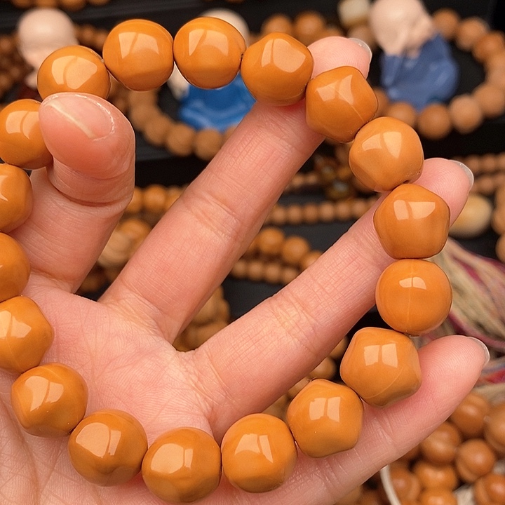 手串文玩核桃W***?