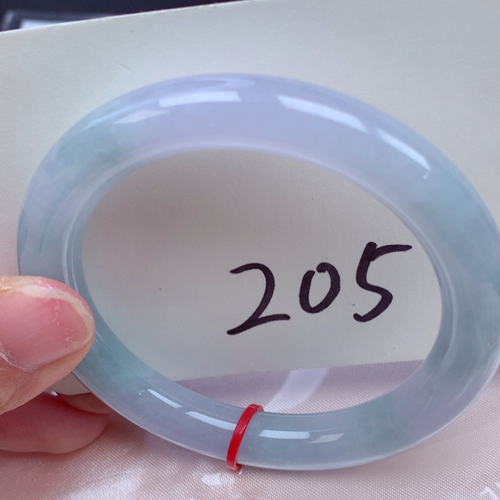 翡翠手镯未镶嵌翡翠