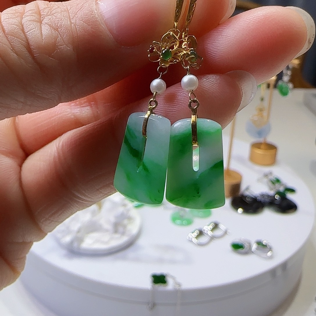 翡翠耳饰18K金镶嵌天然缅甸a货翡翠