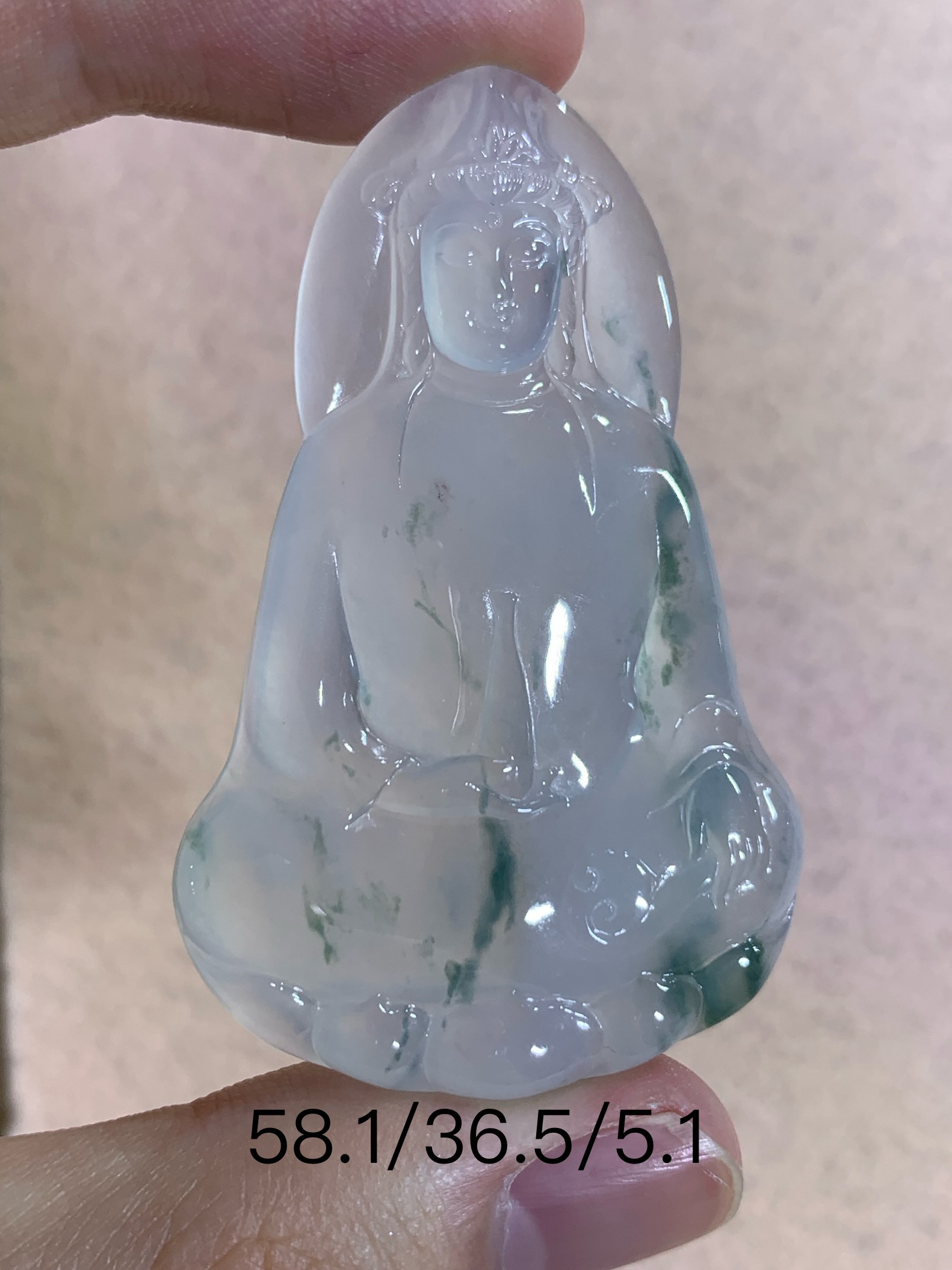 天然缅甸翡翠A货素衣观音吊坠，冰种飘花，胶润细腻，男士佩戴