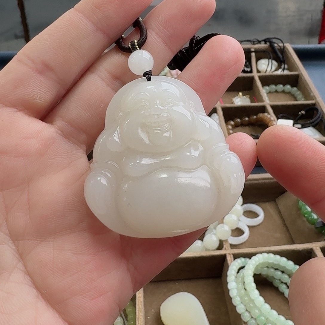 和田玉颈饰未镶嵌