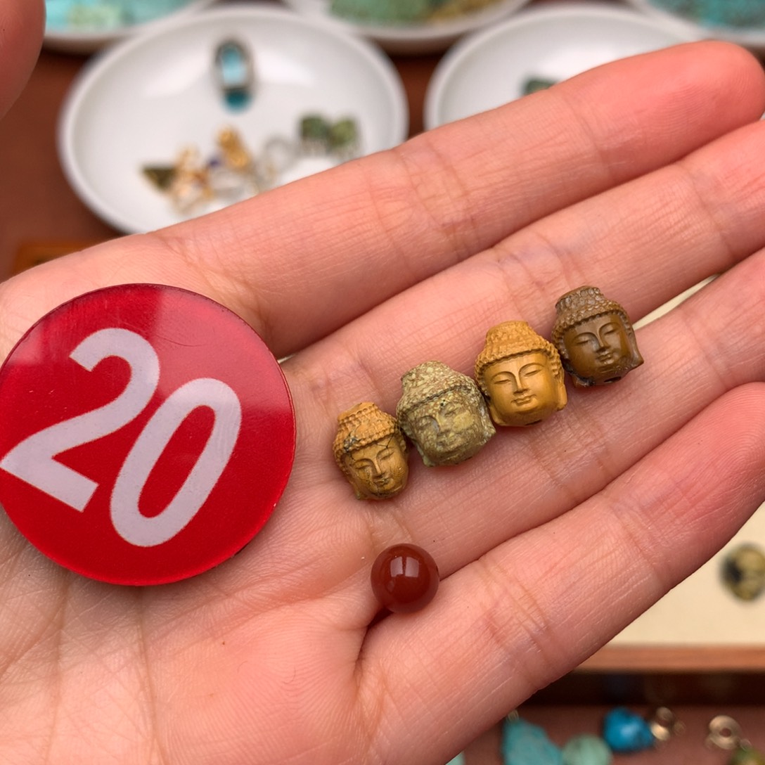 南红玛瑙配饰未镶嵌