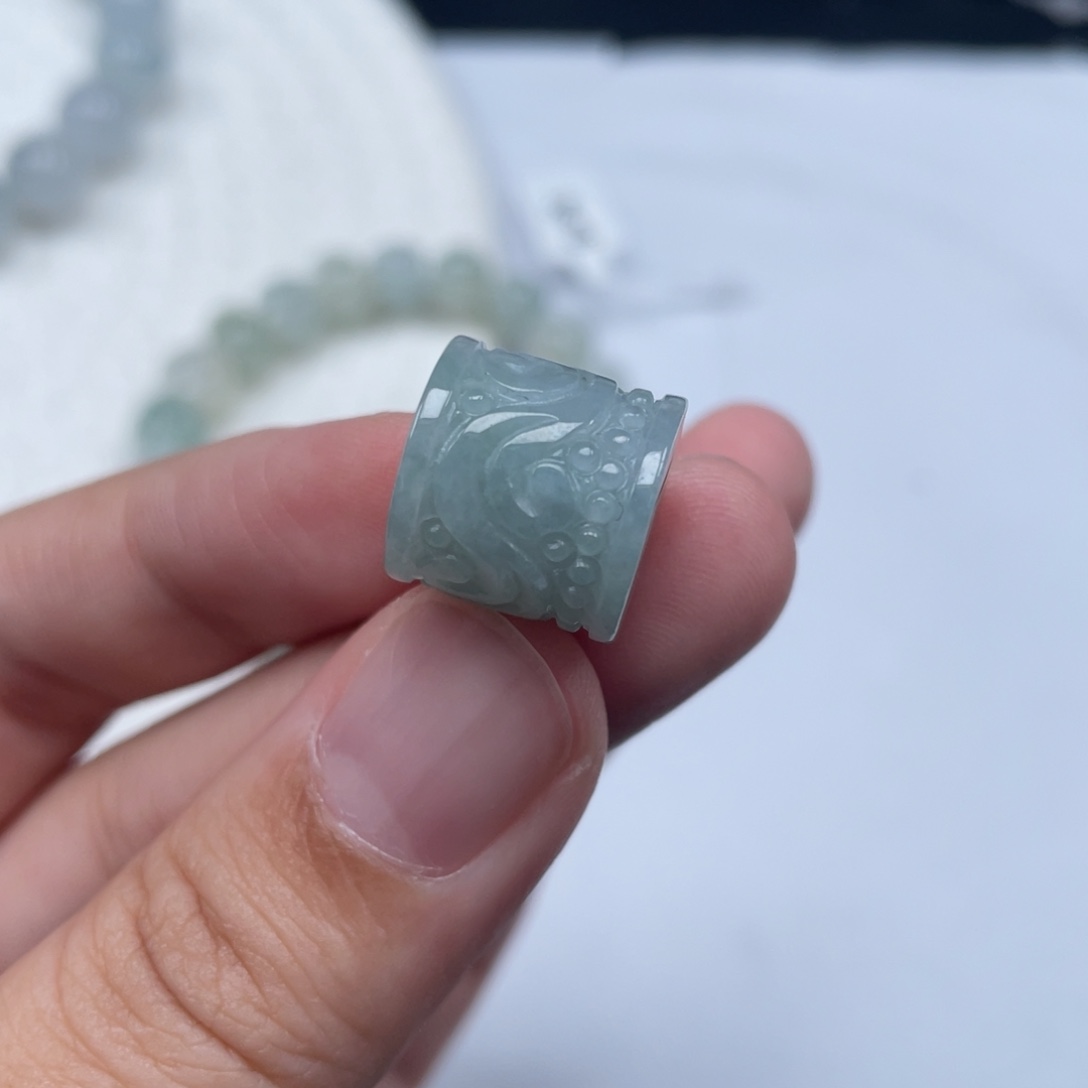 翡翠未镶嵌颈饰天然A货缅甸翡翠