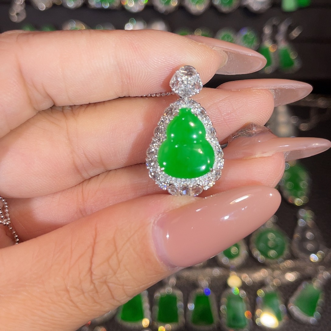 翡翠18K金镶嵌吊坠(不含链)葫芦吊坠