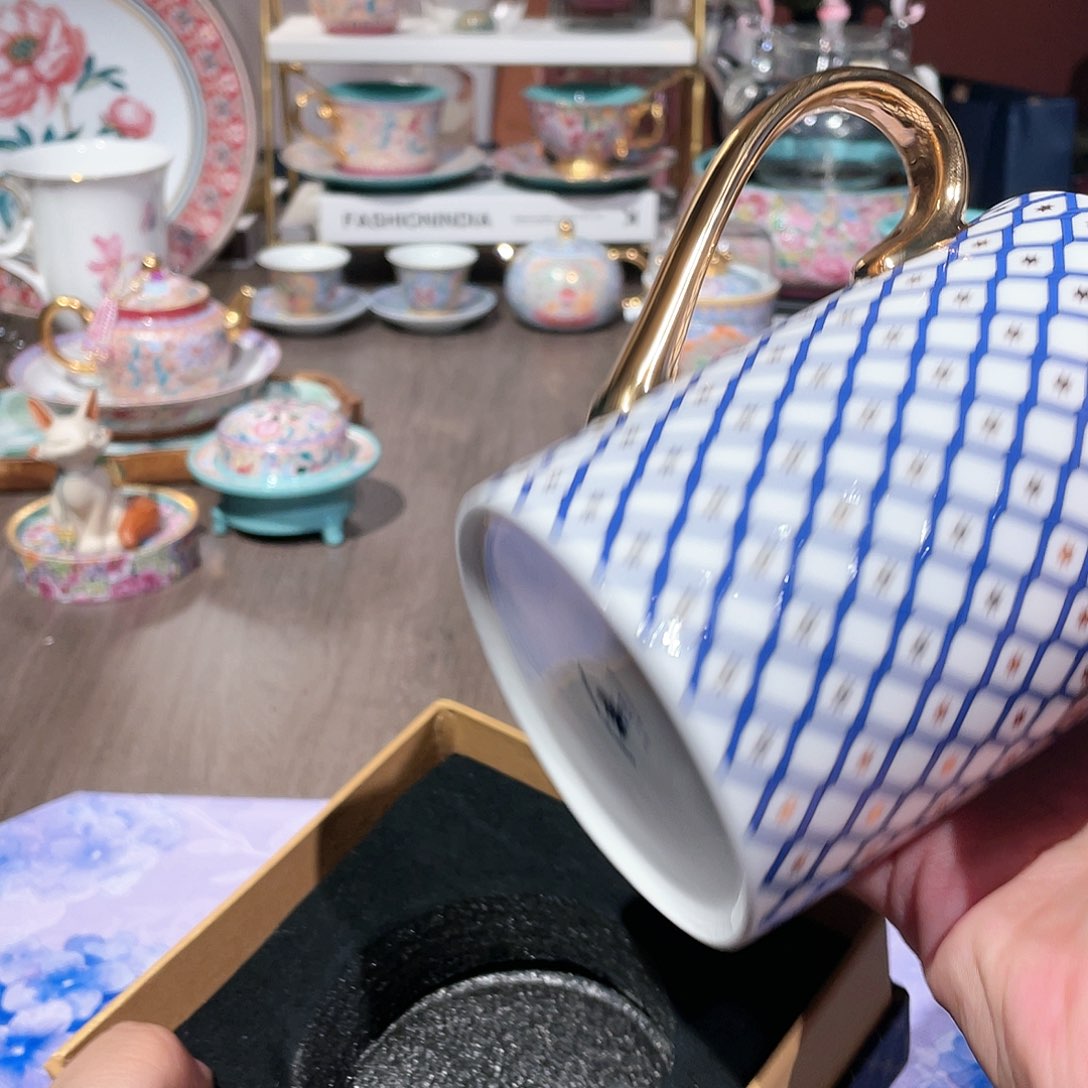 瓷片蓝样品发疯疯癫癫发发发呆