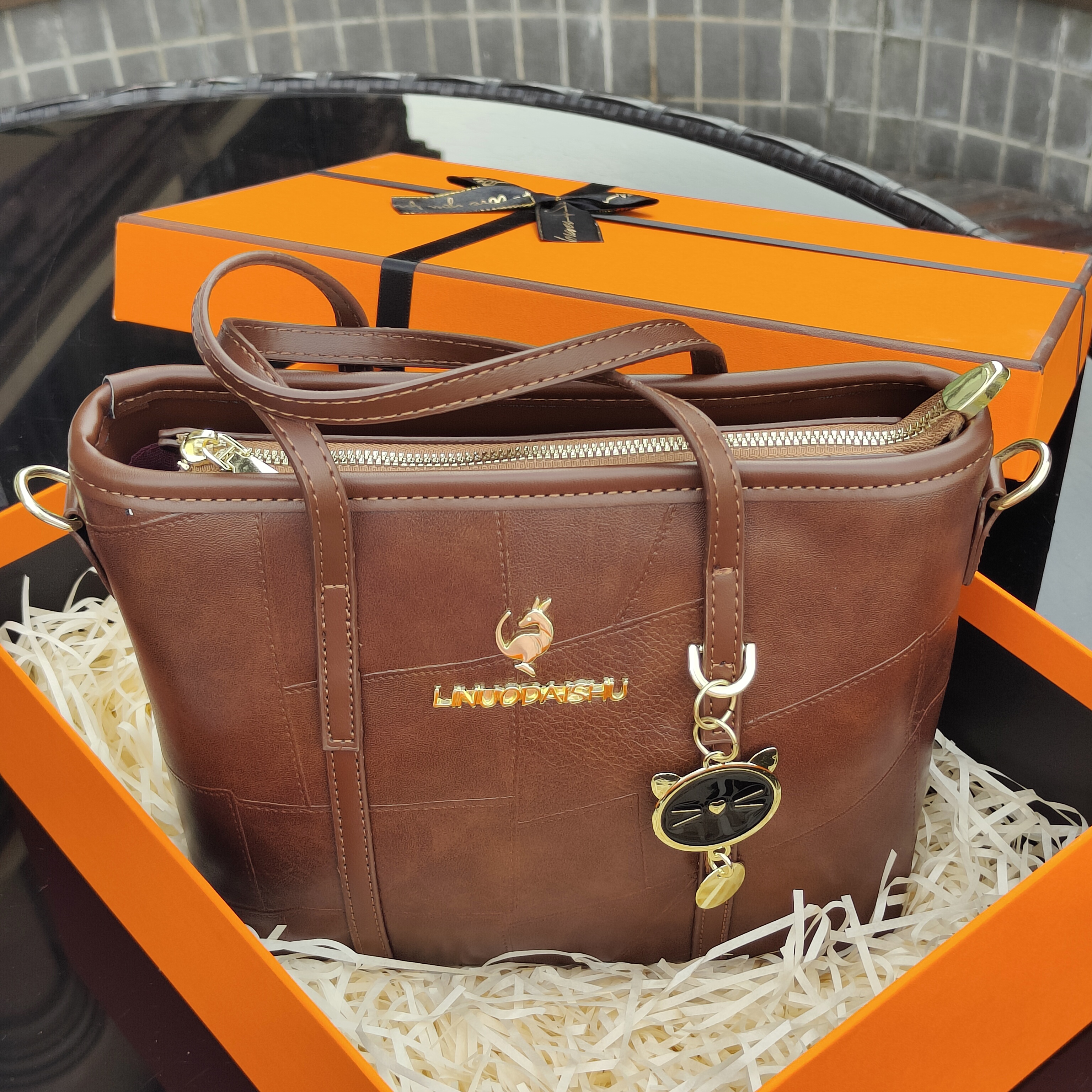 潮流经典女士百搭小众网红白色轻奢时尚夏季通勤大包包肩包休闲