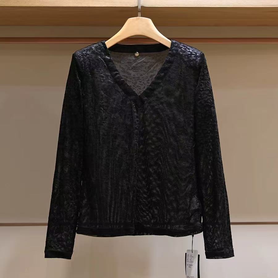 26352蕾丝拼接V领长袖内搭打底衫女百搭显瘦