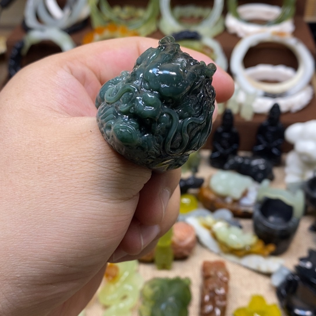蛇纹石玉吊坠(赠链)未镶嵌