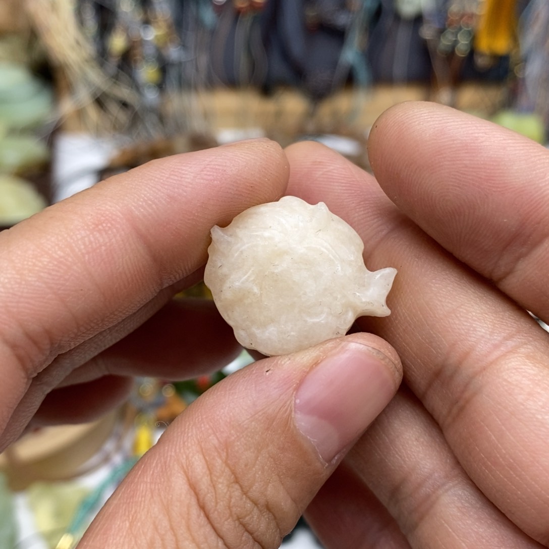 岫玉纯天然岫玉假一赔十，默认微瑕未镶嵌