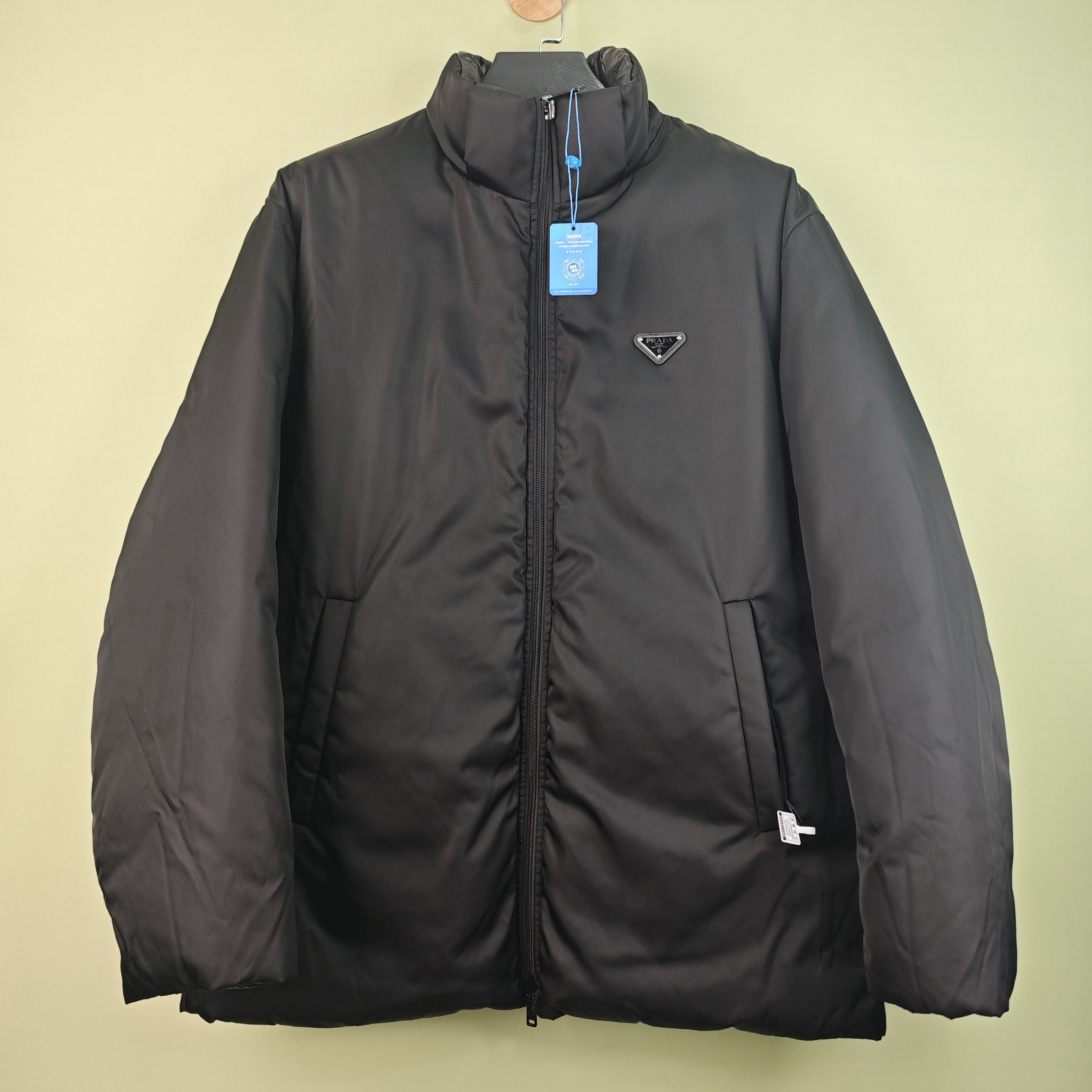 未使用 Prada/普拉达 新款双面穿三角标黑色鹅绒羽绒服/工价25800