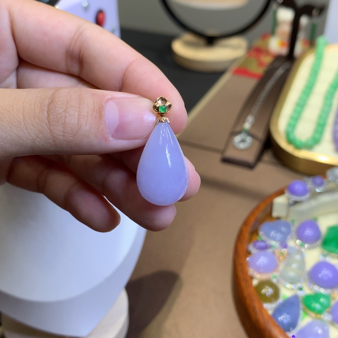 翡翠18K金镶嵌颈饰翡翠