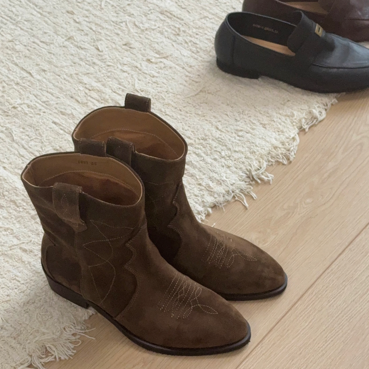 韩国hee25新款真皮复古西部牛仔靴英伦风刺绣短筒马丁靴切尔西靴