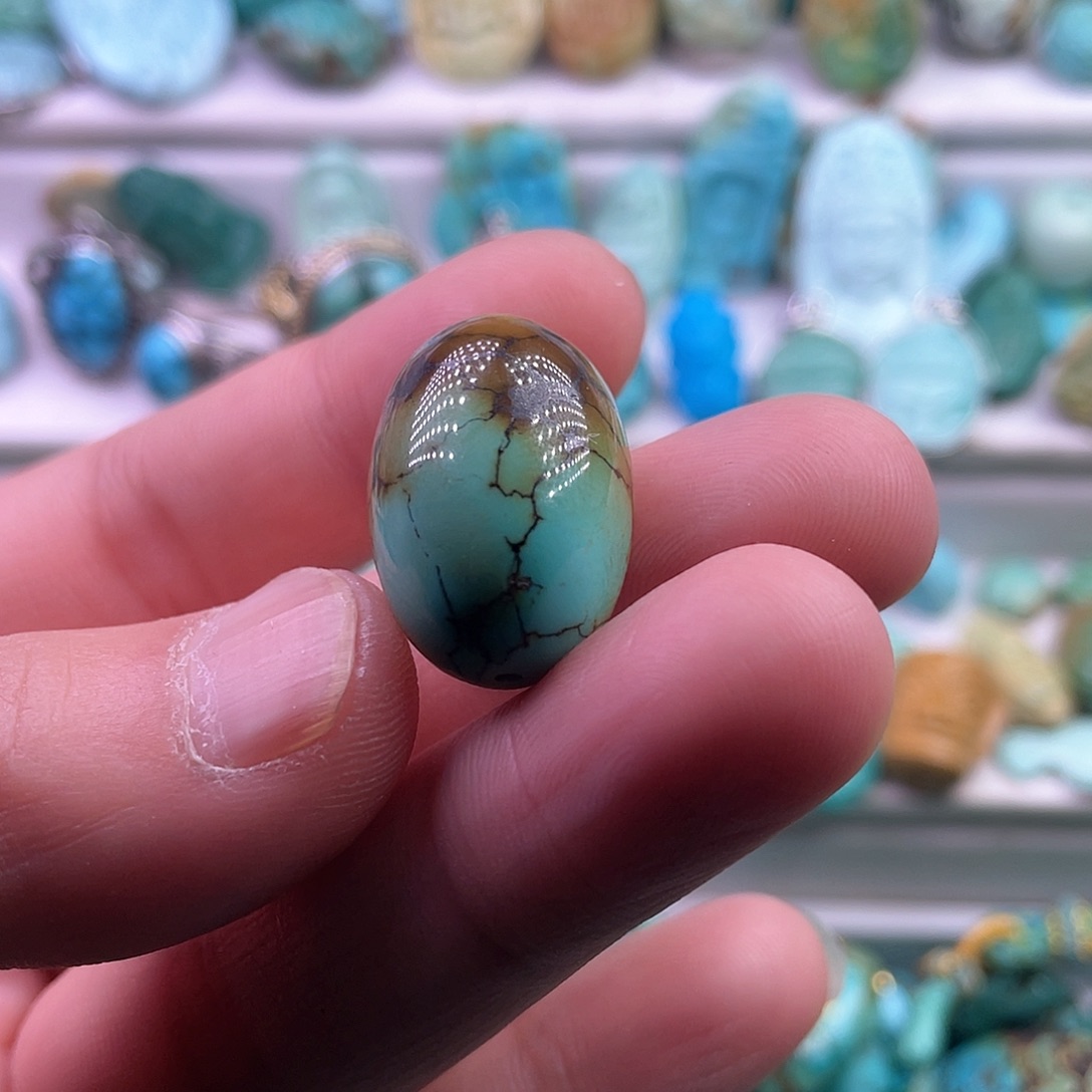 绿松石颈饰未镶嵌