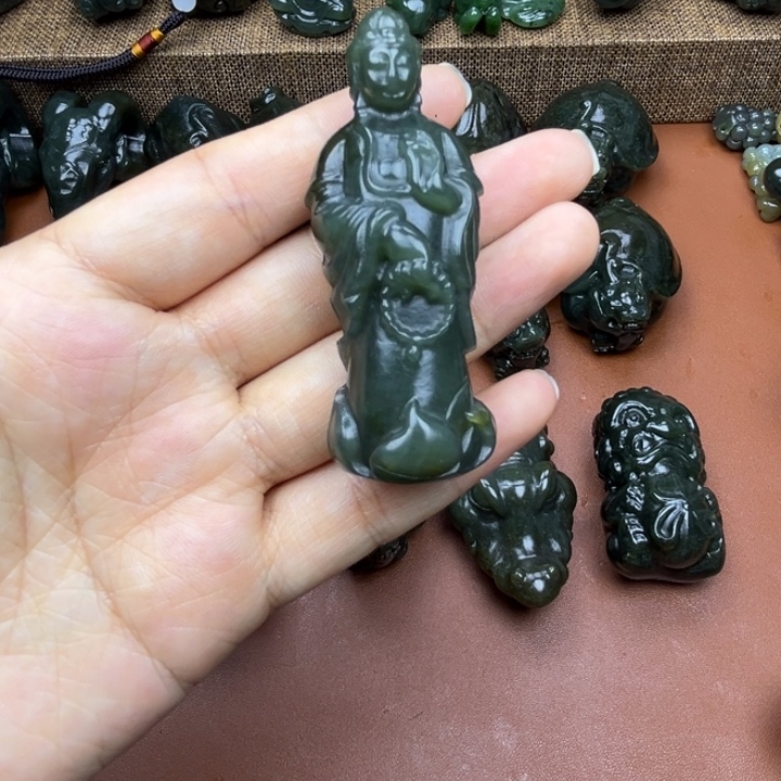 小***少和田玉未镶嵌挂件