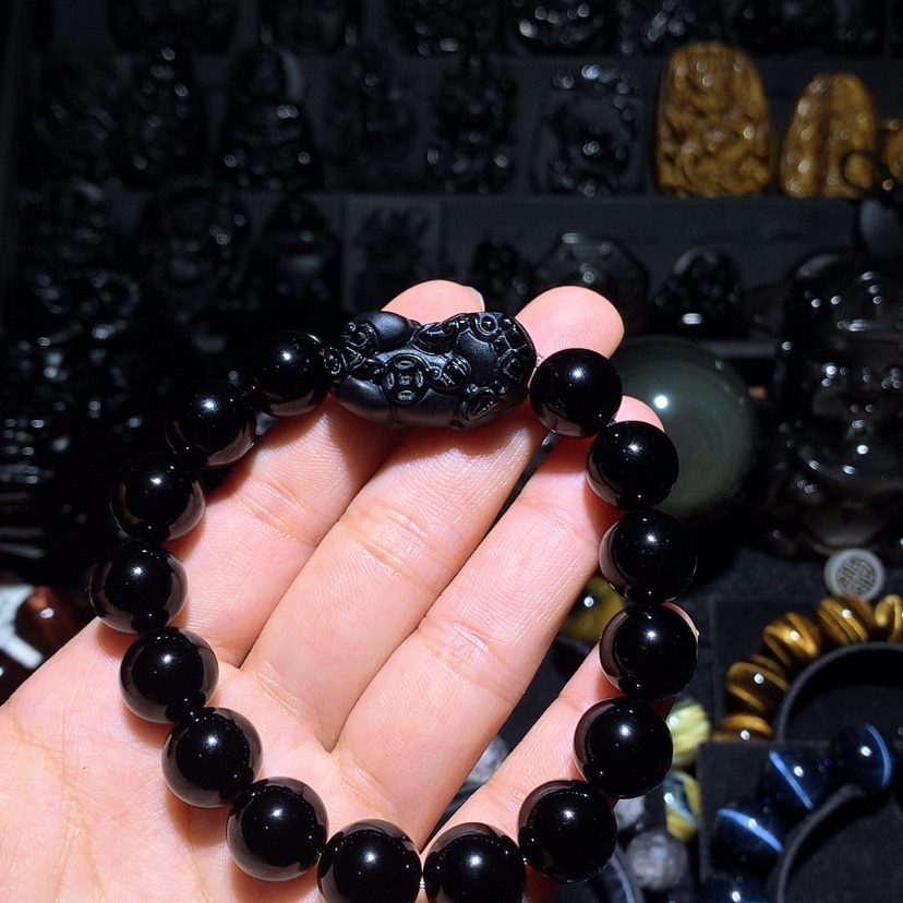 【闪购商品】未镶嵌黑曜岩珠宝奇石刘*?