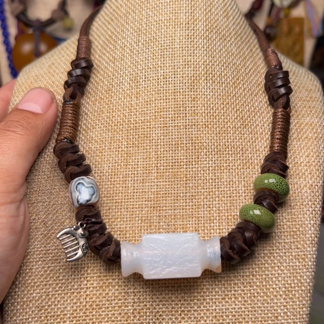 玛瑙/玉髓颈饰未镶嵌