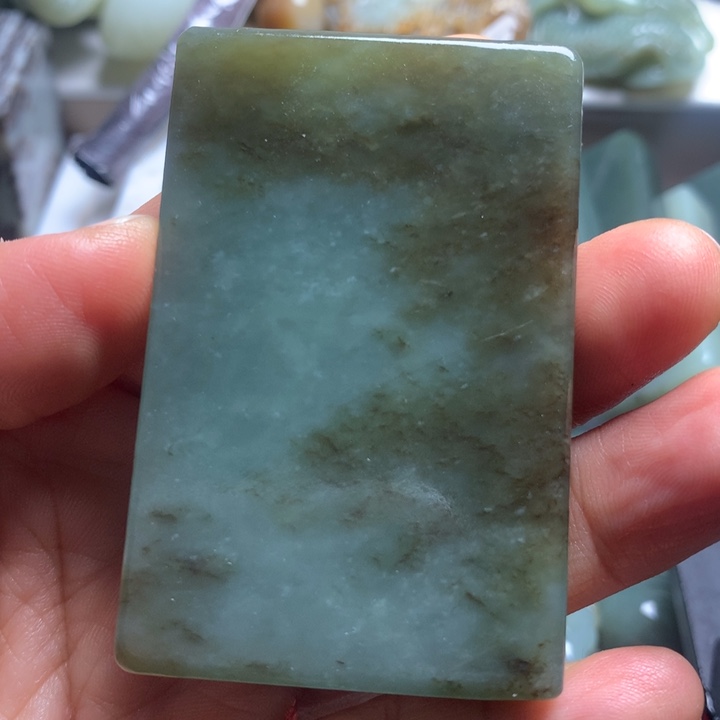 齐***年和田玉未镶嵌颈饰