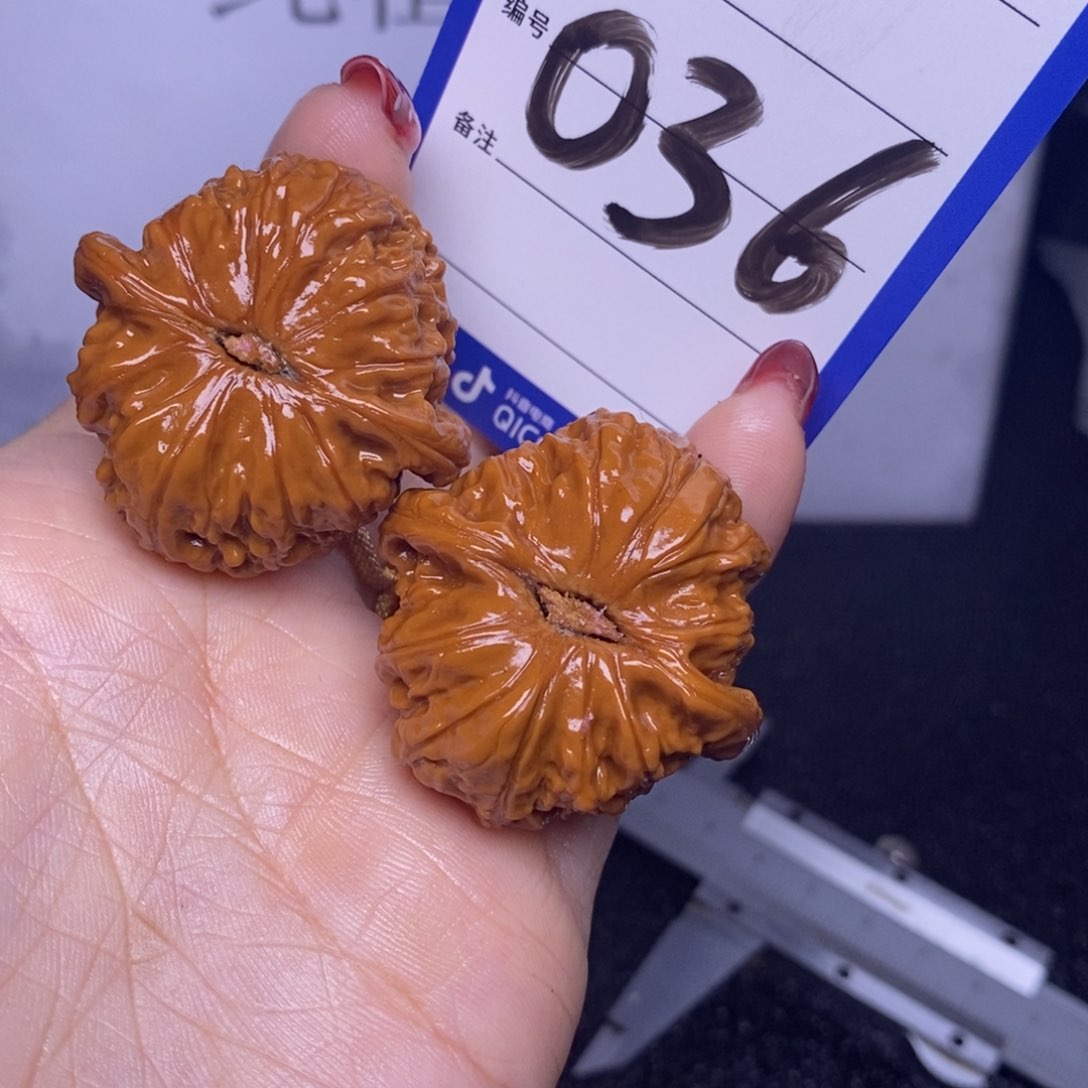 文玩核桃把件036/37球白