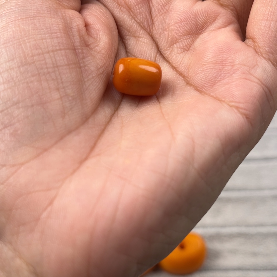 素***颜蜜蜡未镶嵌颈饰老蜜蜡