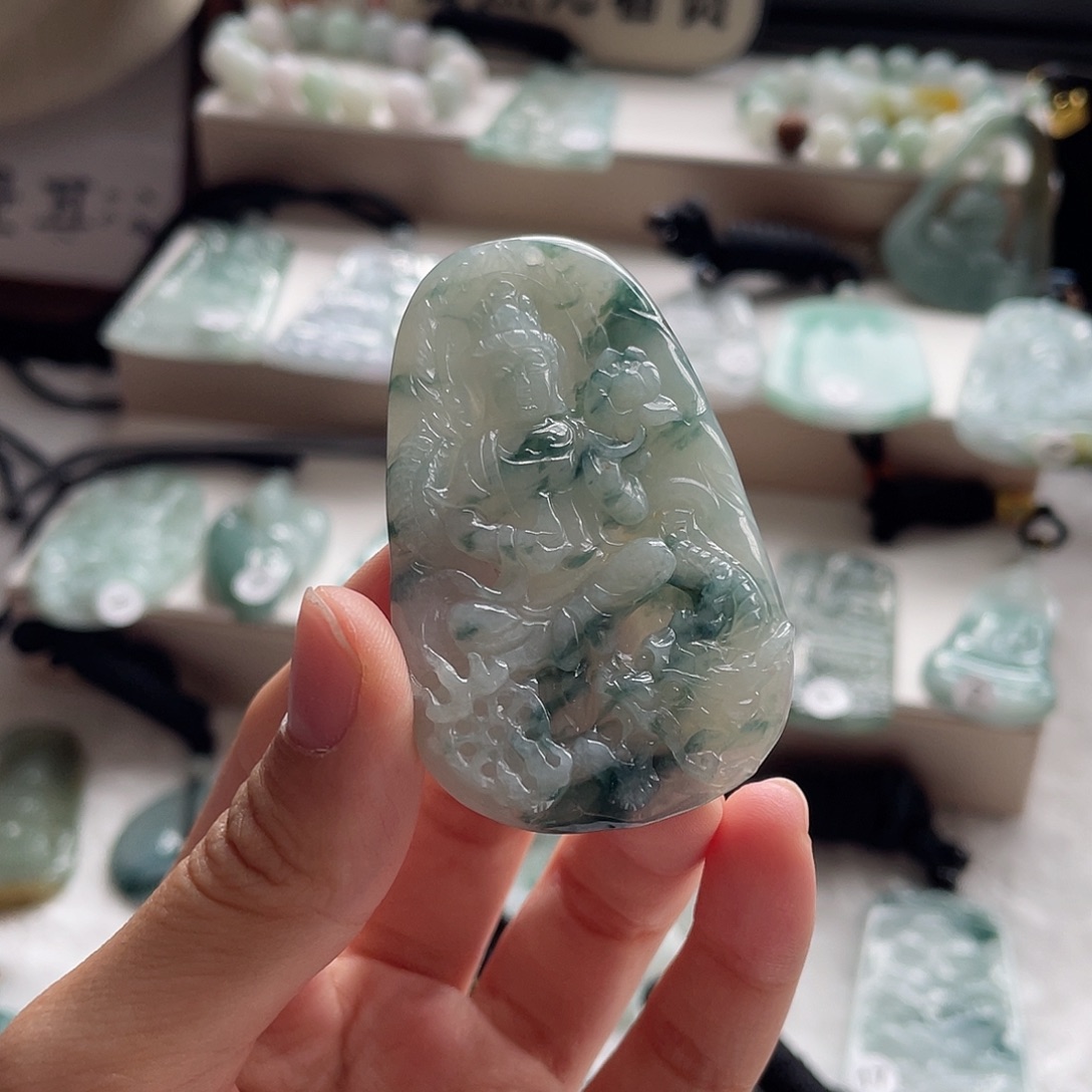 翡翠未镶嵌颈饰翡翠