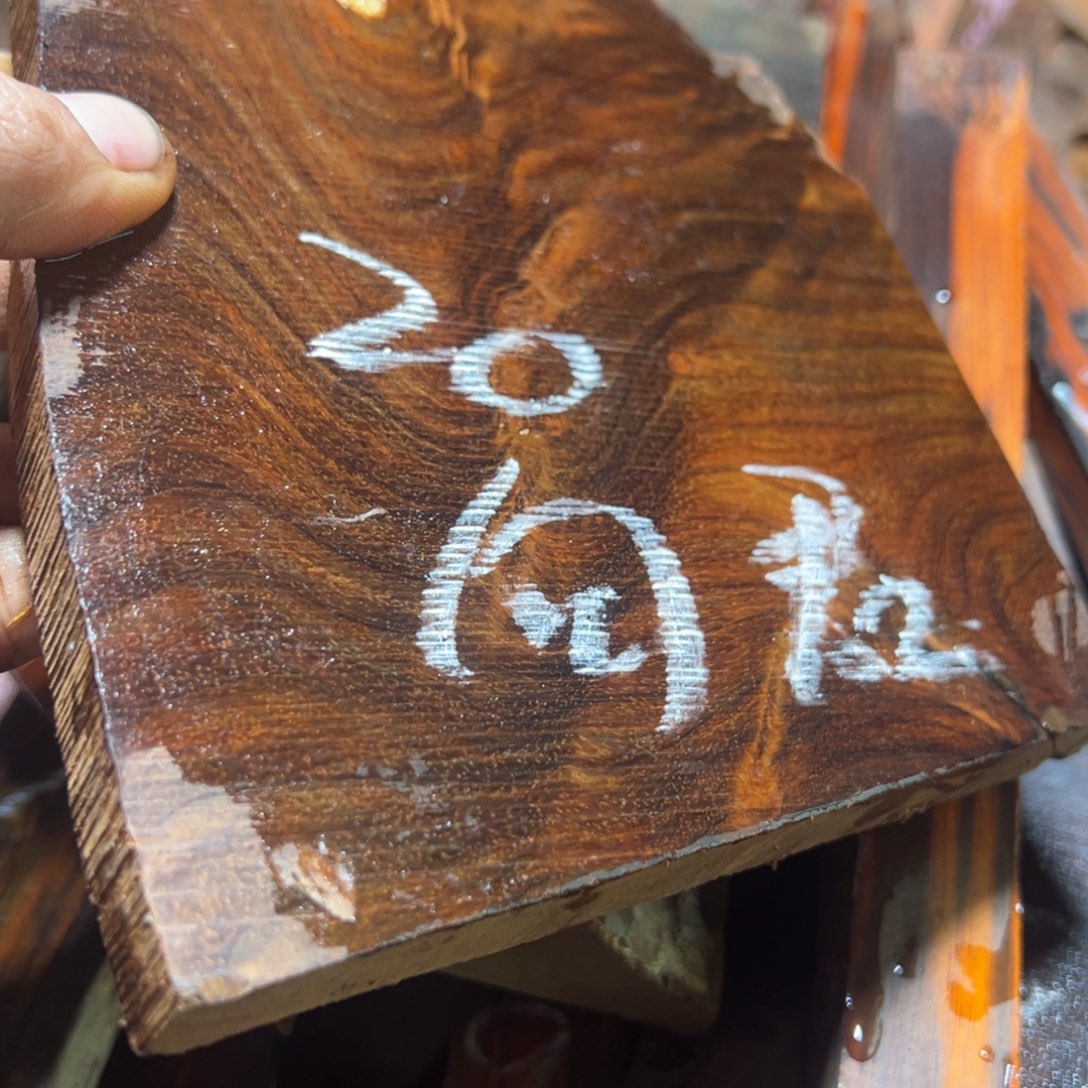 向***君交趾黄檀（大红酸枝）